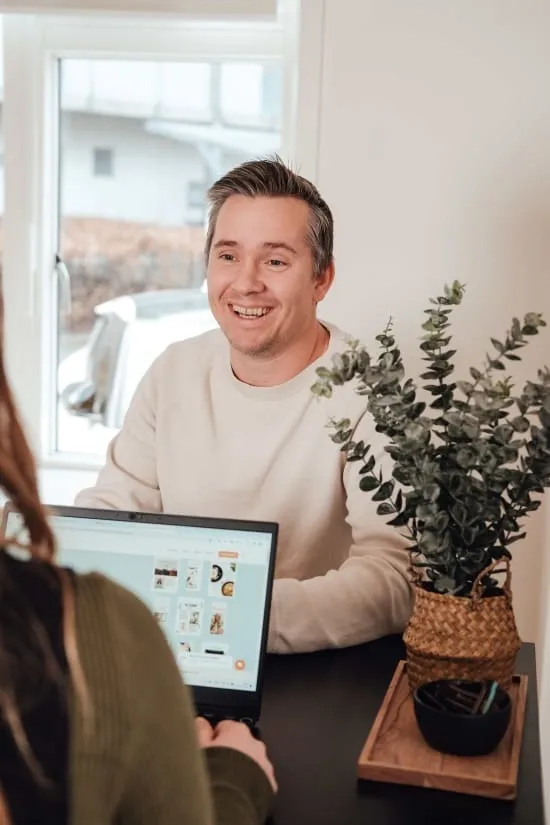 Team collaboration in modern office